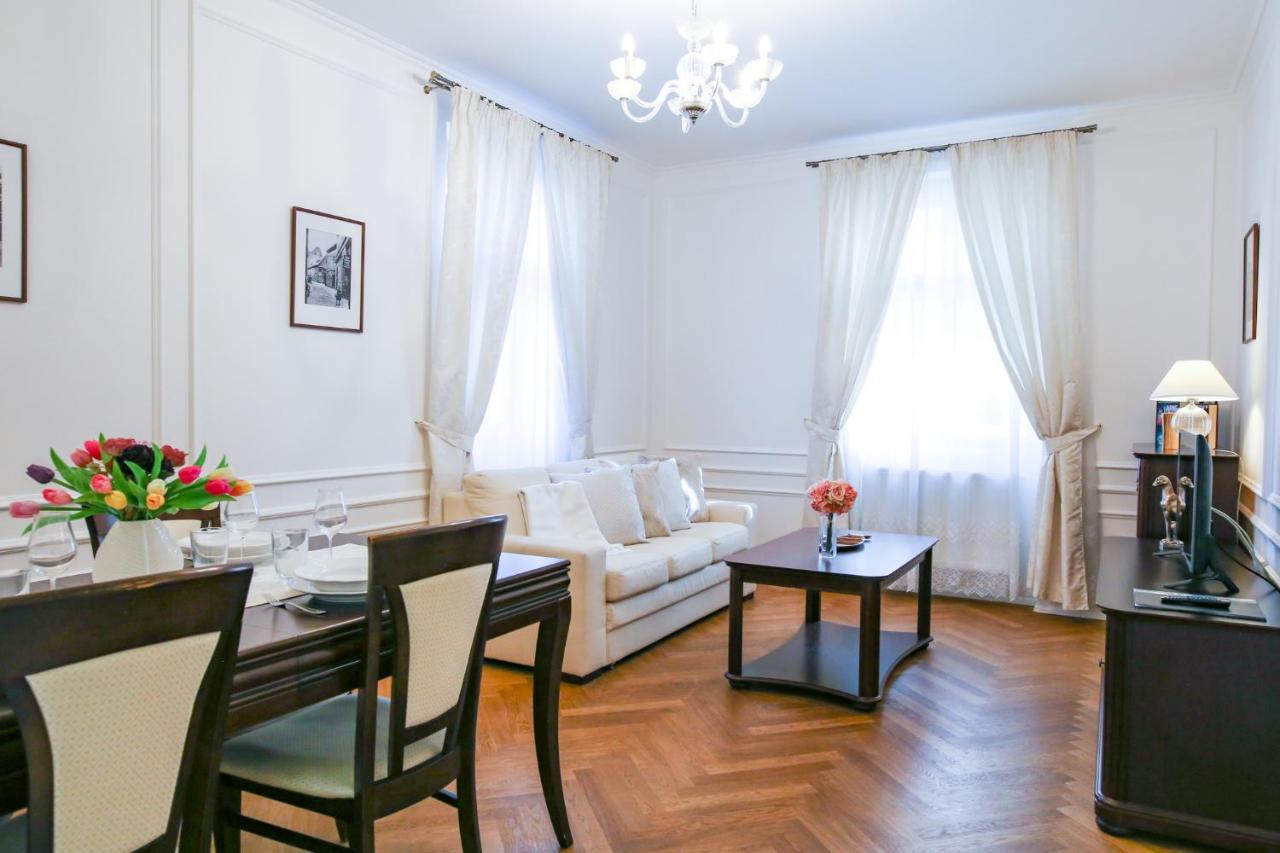 White & Gray Apartments Prague Ngoại thất bức ảnh