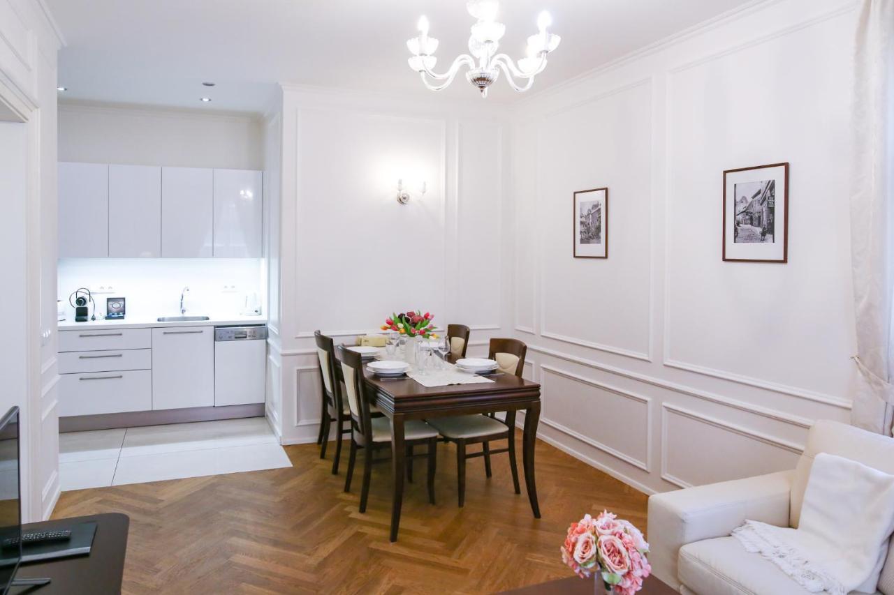 White & Gray Apartments Prague Ngoại thất bức ảnh