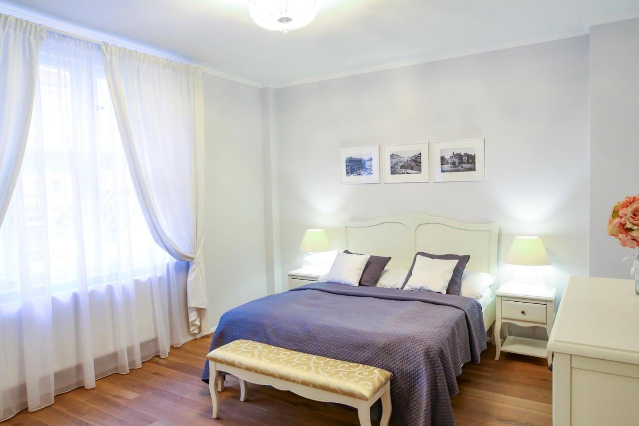 White & Gray Apartments Prague Ngoại thất bức ảnh